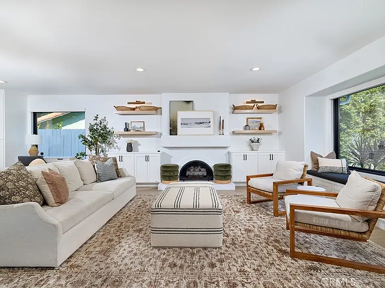 2140 Mountain Vista Dr — Photo 1