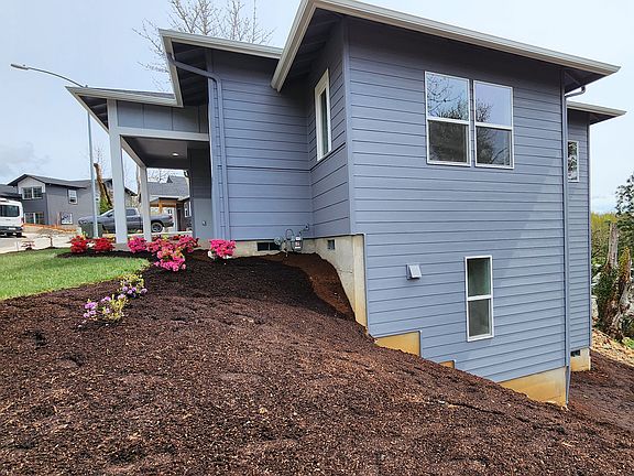 16-28 Glenbrook East View