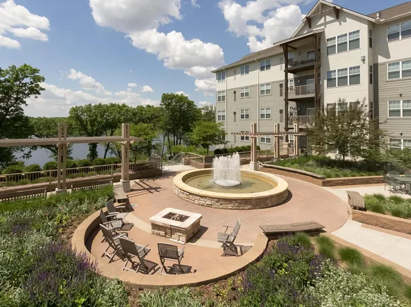 1900 Rush Lake Trl APT 110, New Brighton, MN 55112