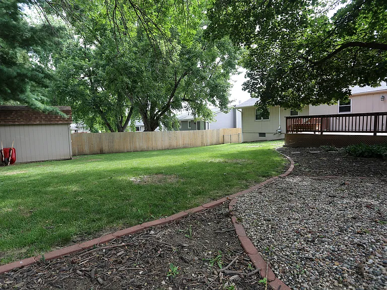 6734 S 73rd Ave — Photo 55