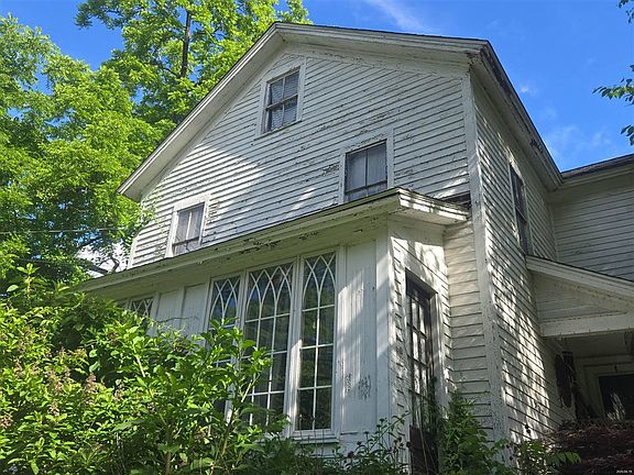 2nd image of 220 Goshen Rd