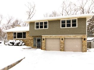 1111 Golf Ln, Wheaton, IL 60189