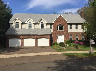 285 Blake Cir, Hamden, CT 06517