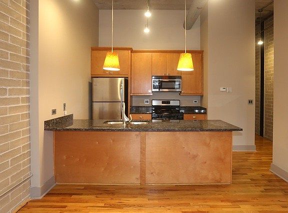5th image of 3712 N Wilton Ave APT 3S