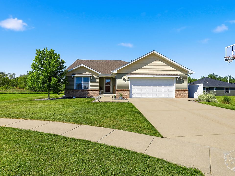 1st image of 434 Lantern Ct