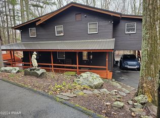 155 Cloud Crest Dr, Greentown, PA 18426
