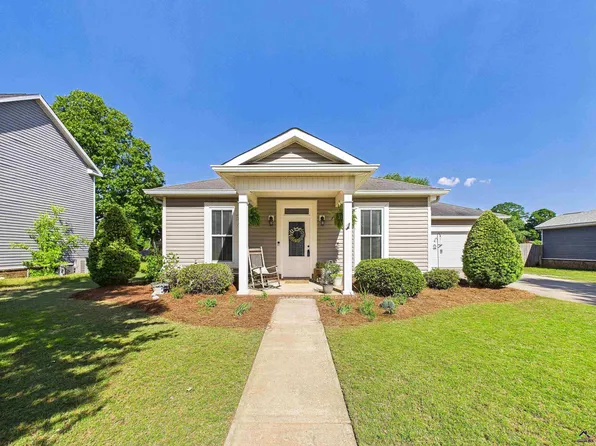 216 Charlestown Way, Bonaire, GA 31005