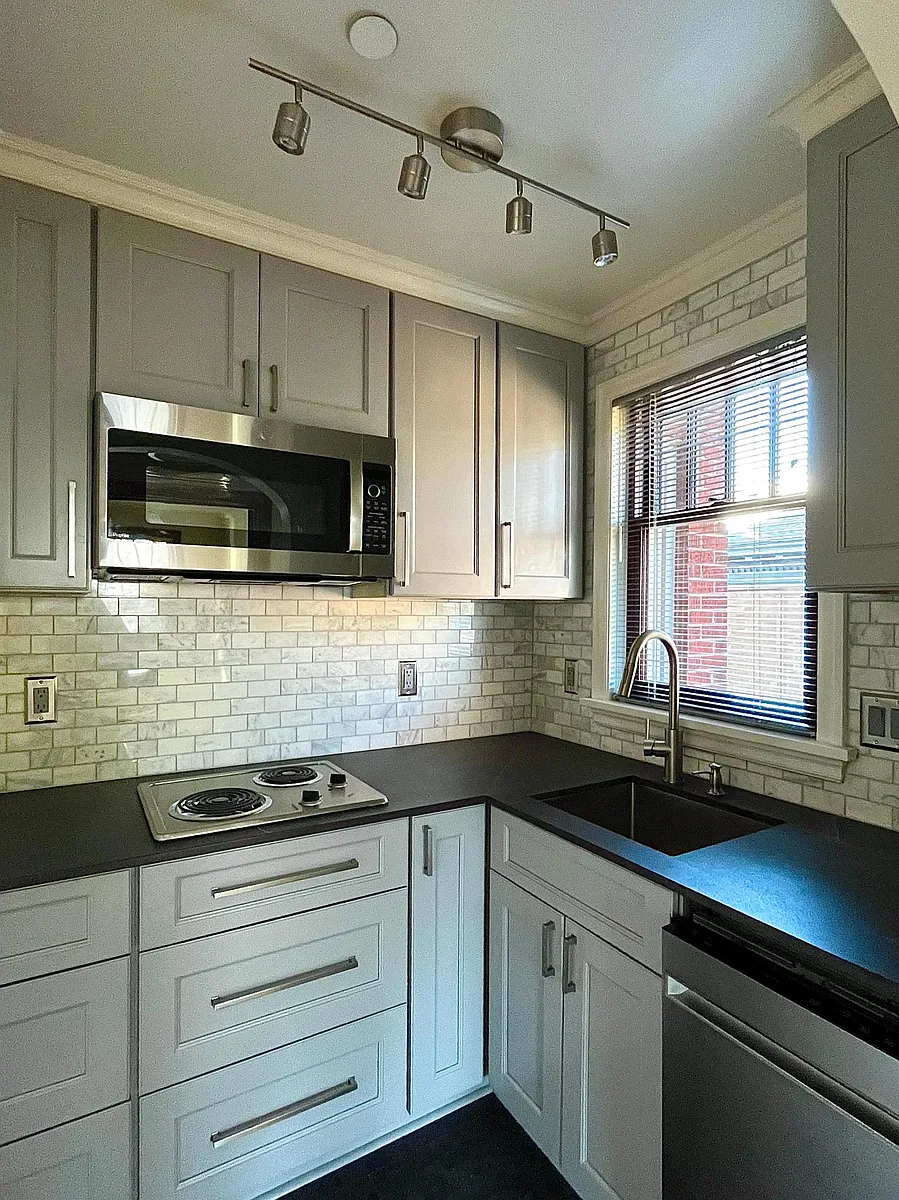 Building Photo - 224 E Pine St #4