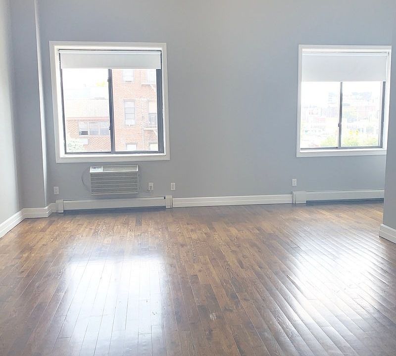 1st image of 2464 27th St APT 3