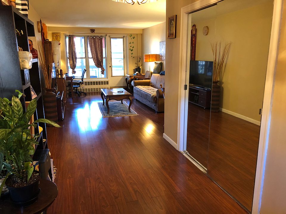 Foyer & Living room