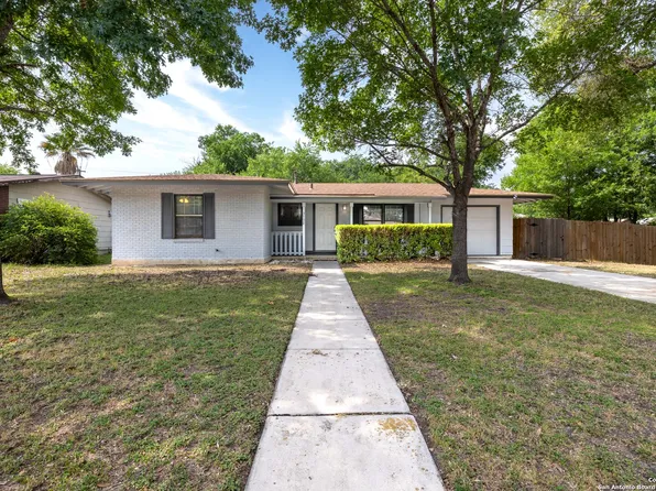 3702 La Sabre Dr, San Antonio, TX 78218