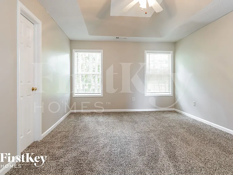 1046 Preserve Ln — Photo 9