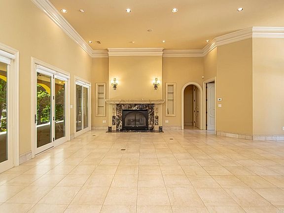 4th image of 1321 Churchill Dr