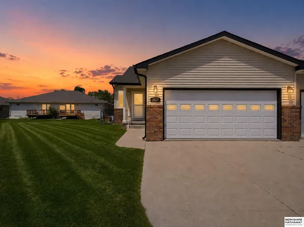 2520 Winston Cir, Fremont, NE 68025