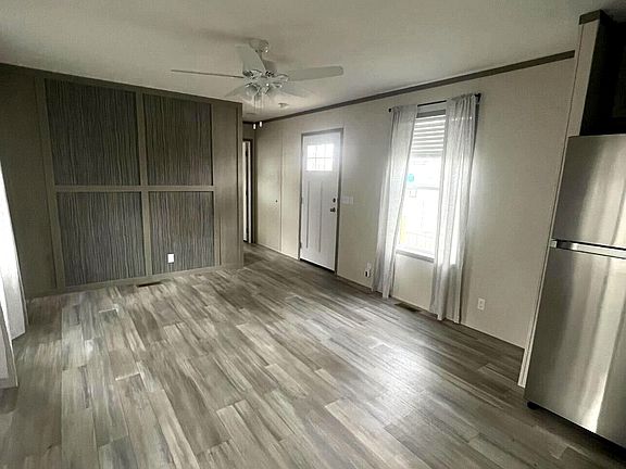 5th image of 1713 Pella Ave #35