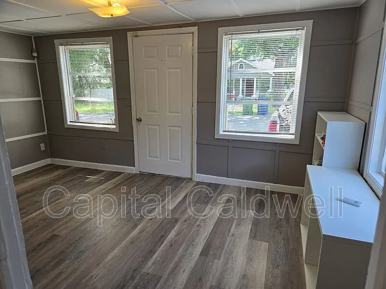 8415 Seminole Ave #B — Photo 20