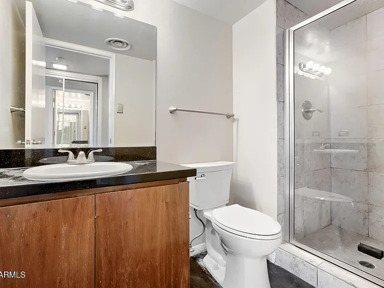 207 W Clarendon Ave #F10 — Photo 13