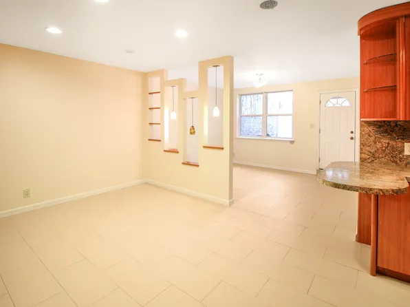 3099 Brighton 1st Place image 9 of 21