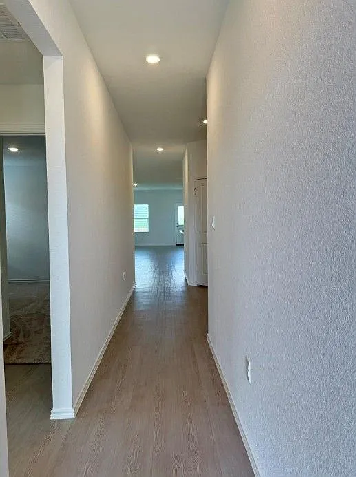 4 bed, 3.0 bath, 2000 sqft, $2,350 — Photo 2