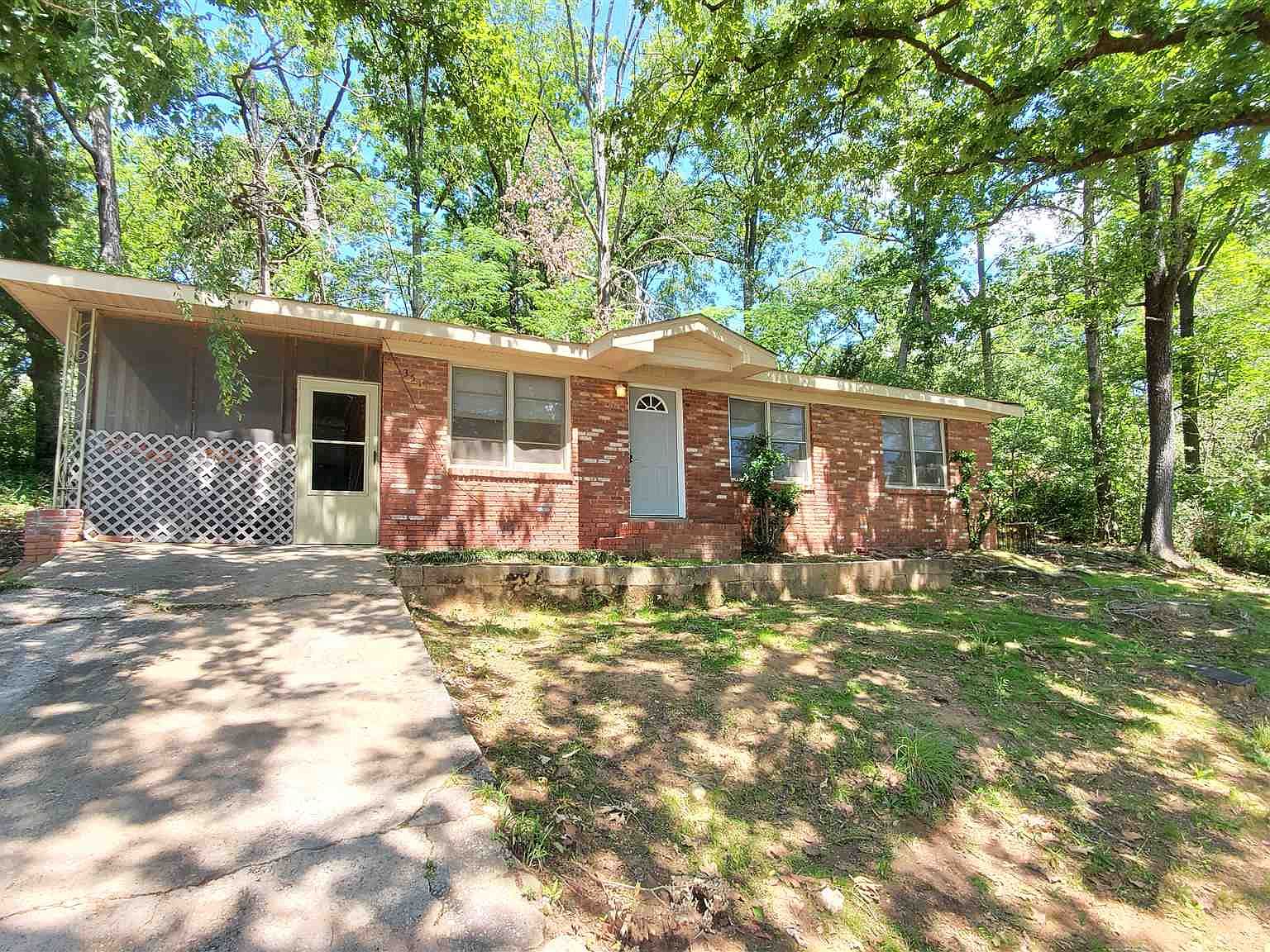 351 Brook St, Milledgeville, GA 31061 Zillow