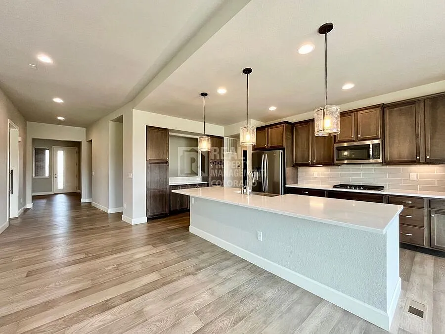 Building Photo - 7950 Piney River Ave
