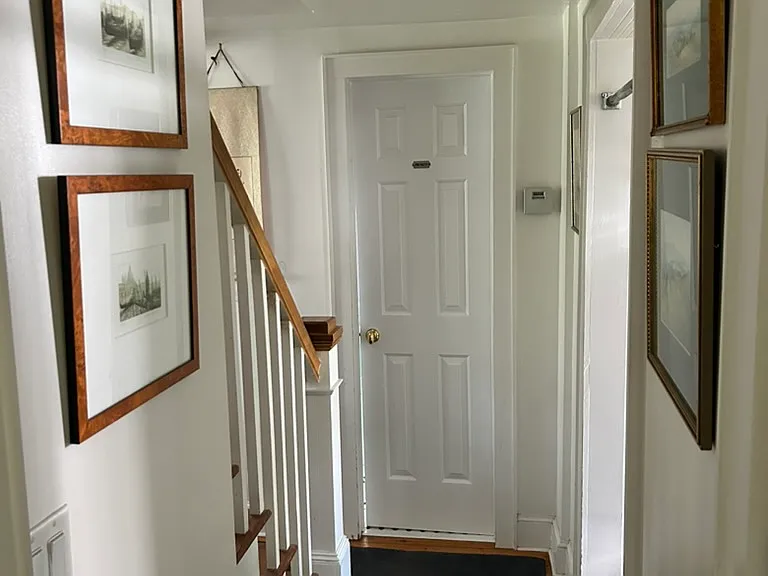 63 Kings Hwy N — Photo 2
