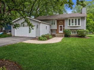 982 Killarney Pass Dr, Mundelein, IL 60060