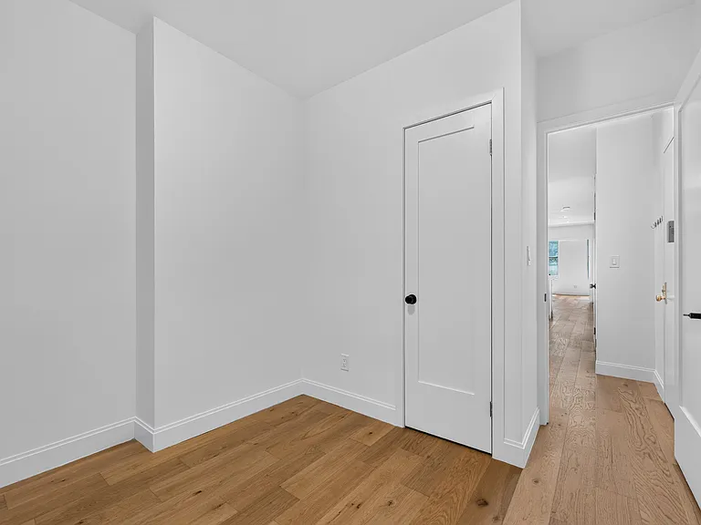 347 E 5th St #1A — Photo 9