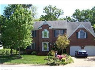 302 Coach Hovis Dr, Yorktown, VA 23693