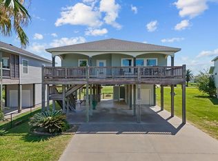 956 Townsend Dr, Crystal Beach, TX 77650