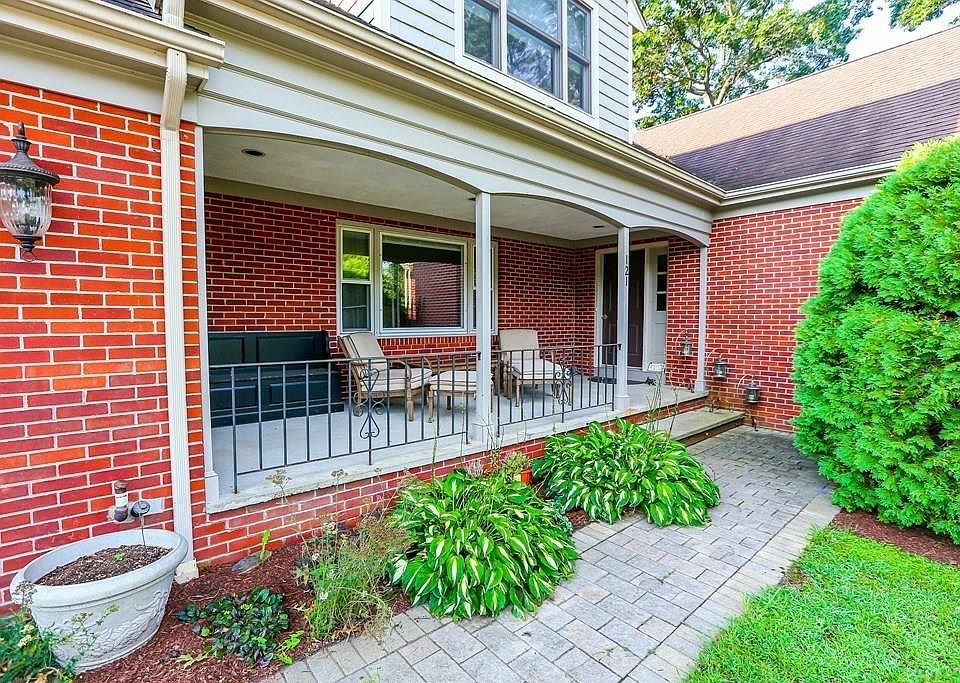 121 Colonial Rd, North Attleboro, MA 02760 Zillow