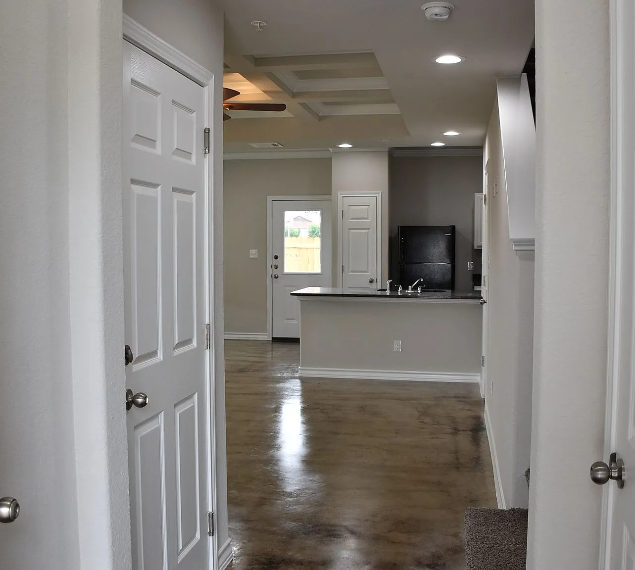 Modern 3 Bed 2 1/2 Bath Duplex — Photo 4