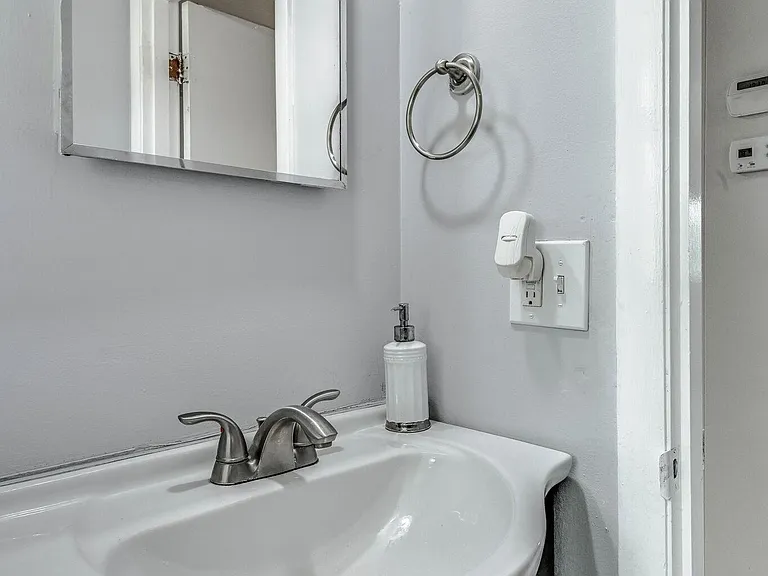 655 Harding Pl — Photo 24