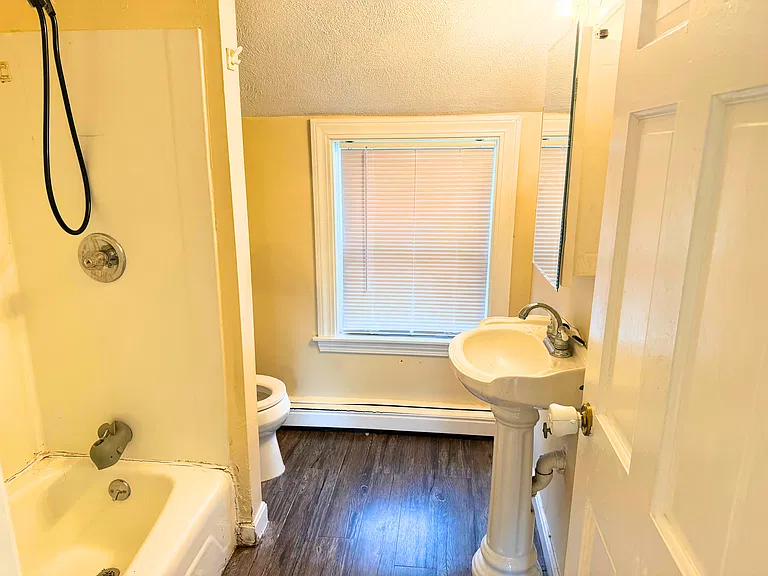 104-106 Calvary St #104R — Photo 7