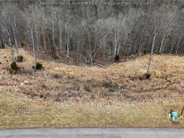 447 Aviators Poin, Eleanor, WV 25070