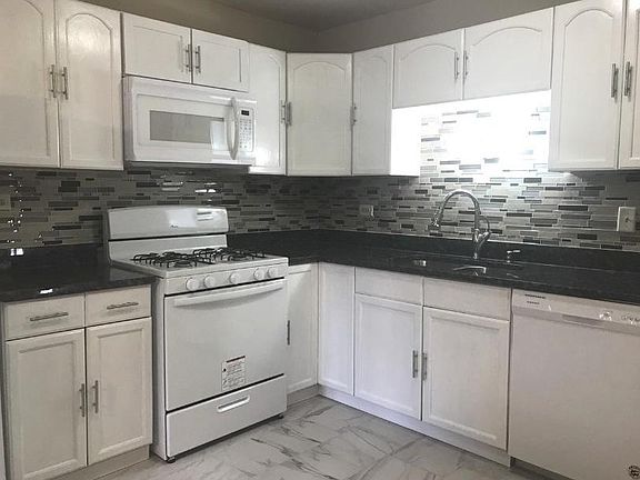 3rd image of 282 Old Elm Dr #0