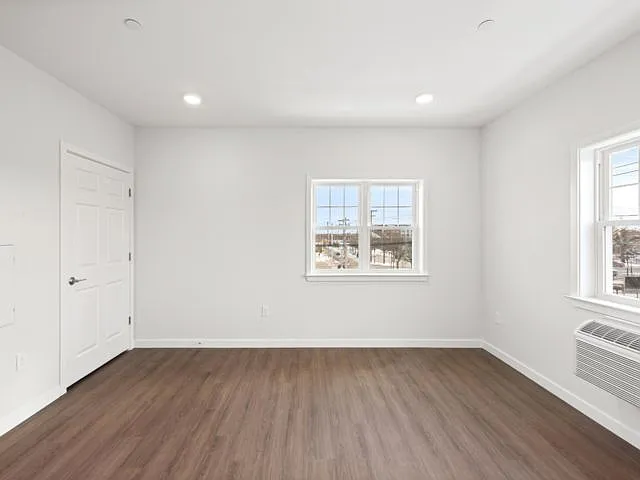 227 4th Ave #306E — Photo 17