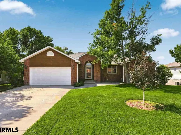 102 W 35th St, Scottsbluff, NE 69361