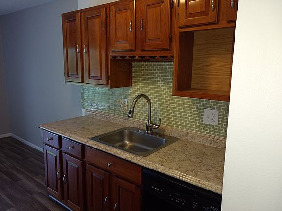 5th image of 21 Dickinson Ave #J