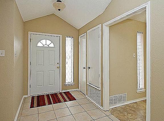 2nd image of 1685 Autumn Breeze Ln