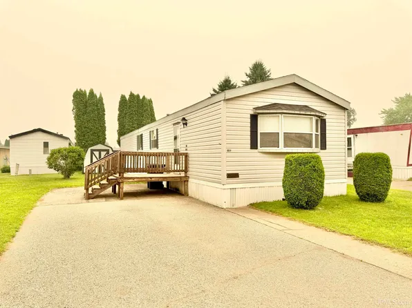 1401 N 23rd St Trailer 115, Escanaba, MI 49829
