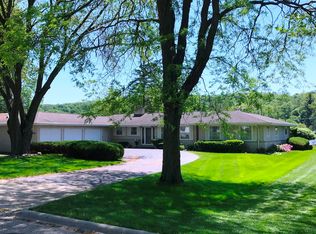 1025 N Harrison St, Algonquin, IL 60102