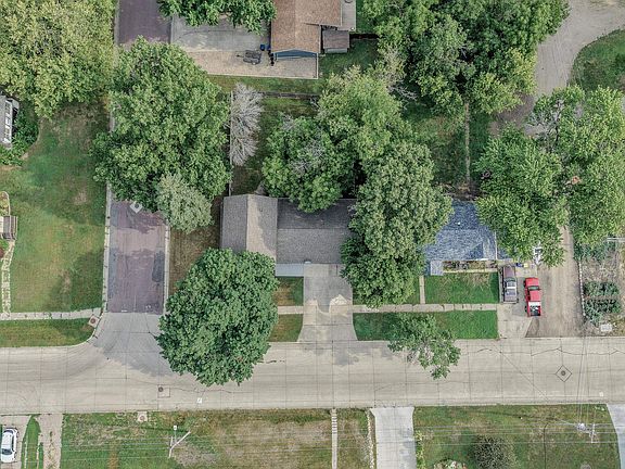 2nd image of 512 15th St