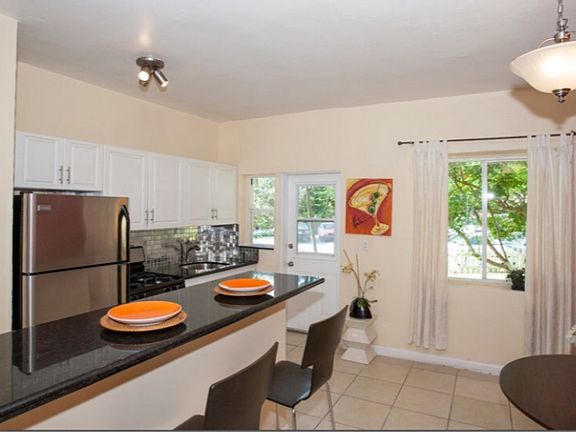 3rd image of 5128 Biscayne Blvd