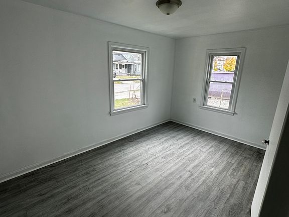 3rd image of 614 South St
