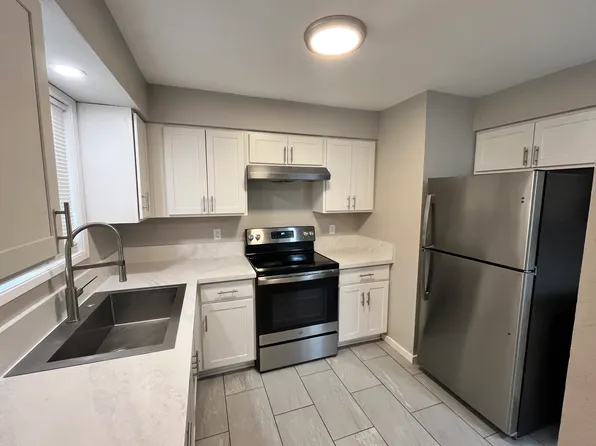 1400 NE 118th Ave APT 3, Portland, OR 97220