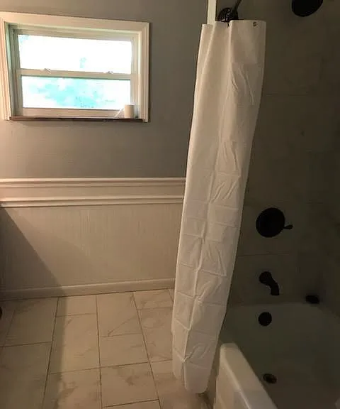 Main shared bathroom