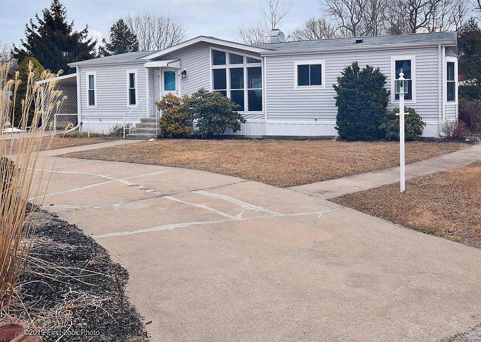 1st image of 78 Holiday Ct
