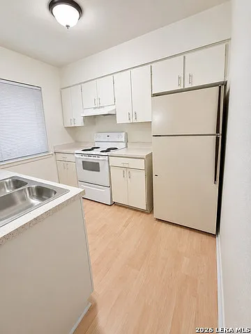 10819 Baltic Dr #4 — Photo 5