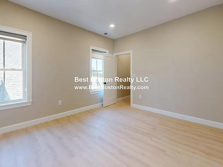 231 Highland Ave #3 — Photo 7